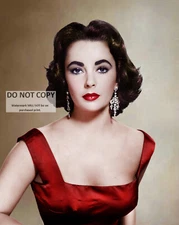 ELIZABETH TAYLOR LEGENDARY ACTRESS - 8X10 PUBLICITY PHOTO (CC545)