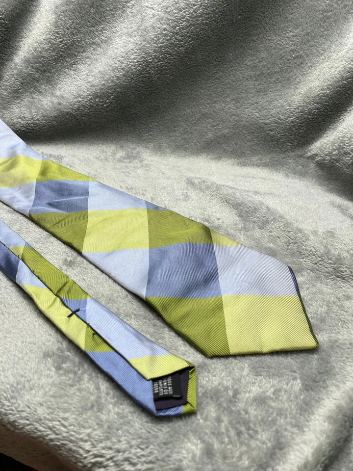 Corbata IZOD Para Hombre Verde Gris Rayas 100% Seda Clásica Ancho Trabajo Foto 4 de 4