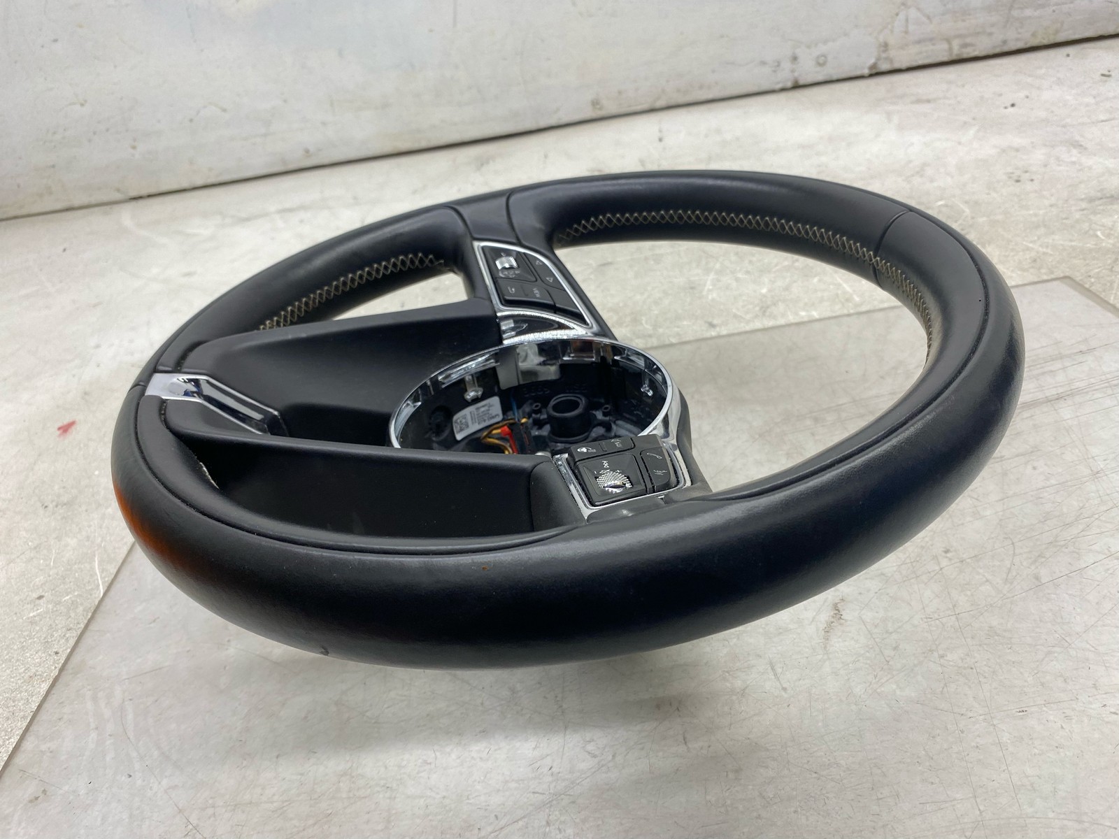 2015-2020 BENTLEY BENTAYGA OEM DUAL TONE LEATHER HEATED STEERING WHEEL 36A419093
