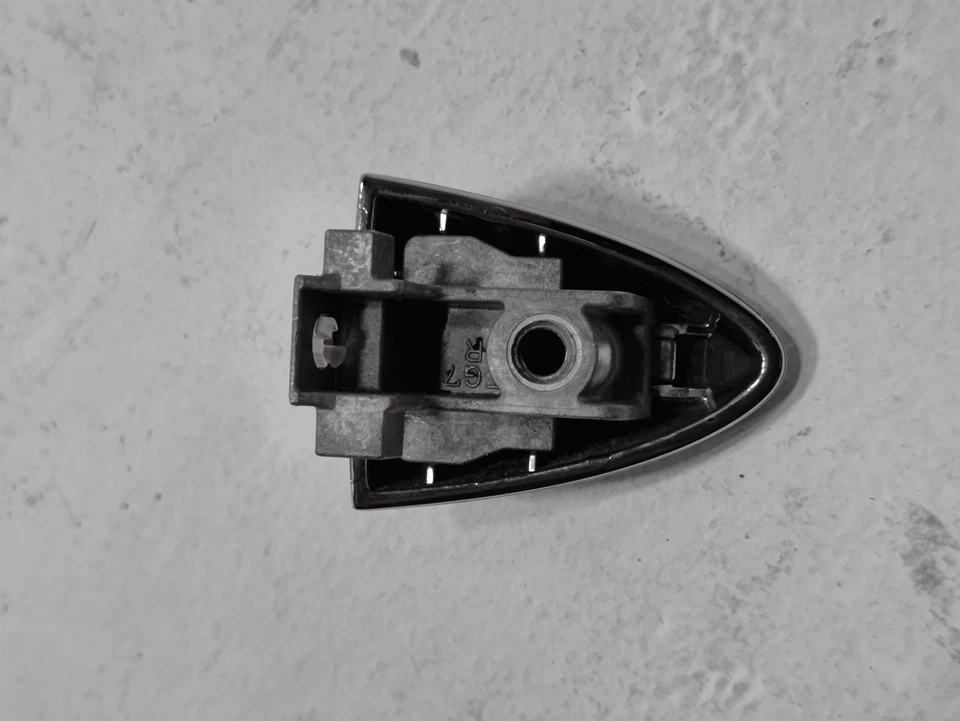 REAR PASSENGER SIDE DOOR OUTER HANDLE CAP *CHROME* 2016-2022 HONDA PILOT OEM - Image 4 of 4