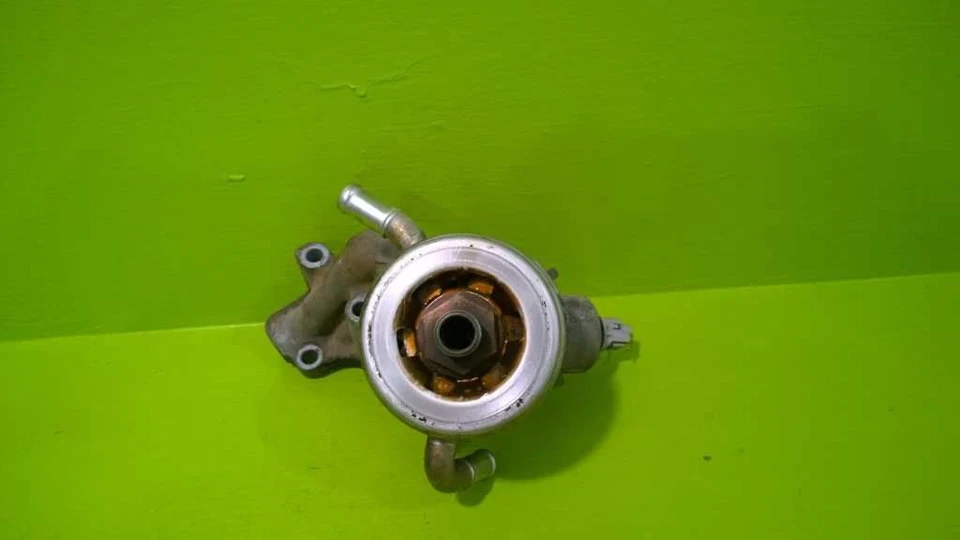 00 01 02 03 04 TUNDRA SEQUOIA LX470 ENFRIADOR DE ACEITE/CARCASA DE FILTRO OEM 2741-14 Foto 3 de 4