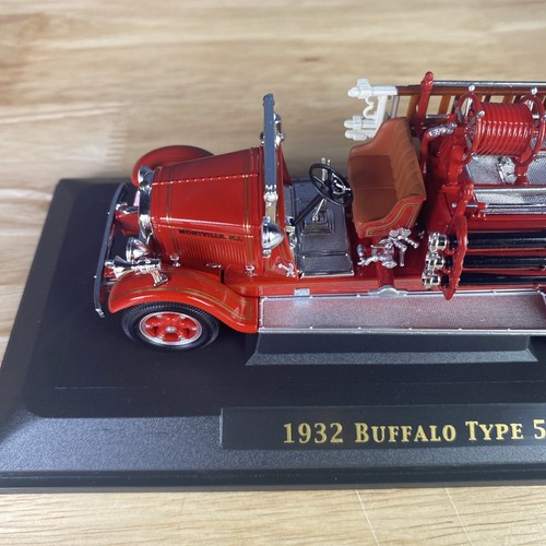 Fire Engine Signature Series 1932 Buffalo Type 50 Diecast Plastic Case 1:43 - Picture 3 of 13
