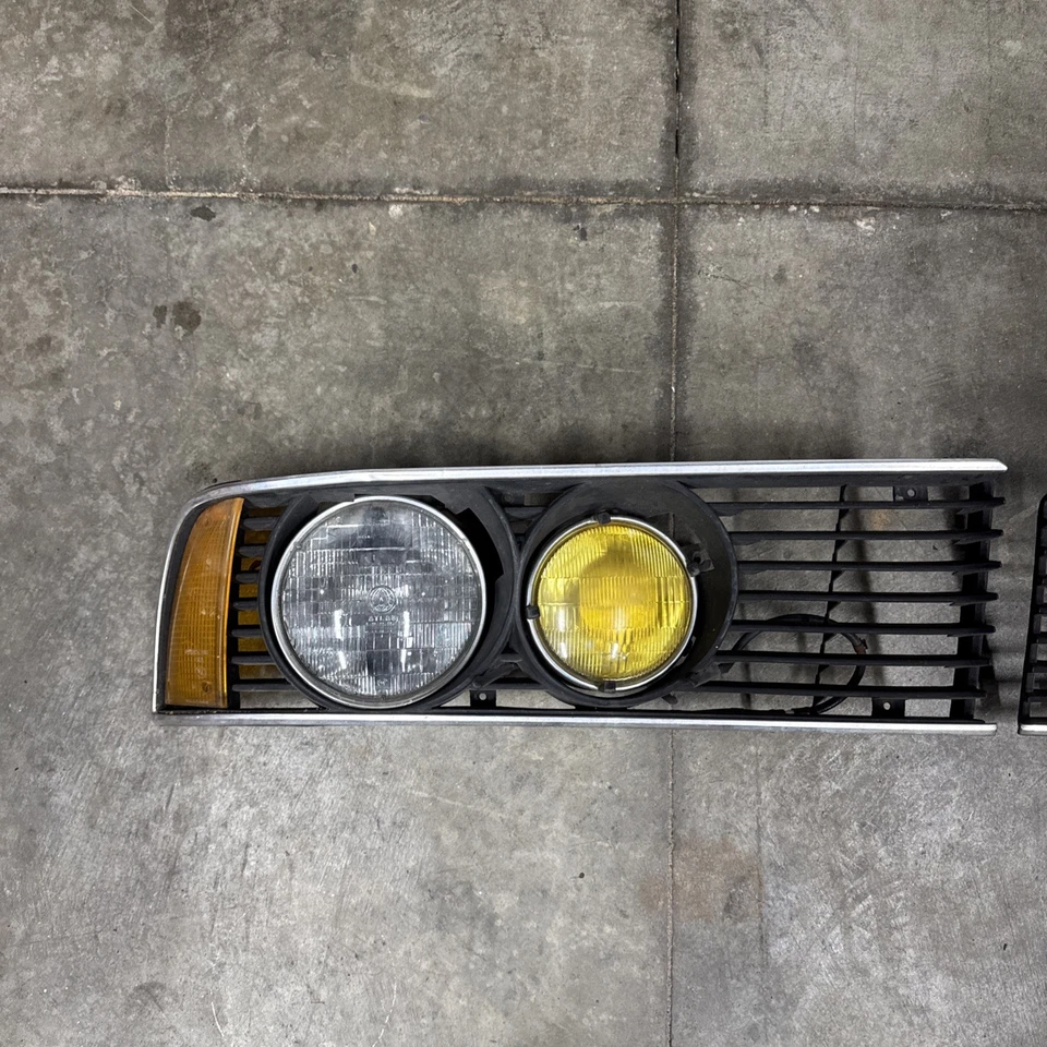 Luces delanteras BMW E23 Euro OEM *Solo piezas* 733i 735i LHD con parrillas intermitente Foto 2 de 4