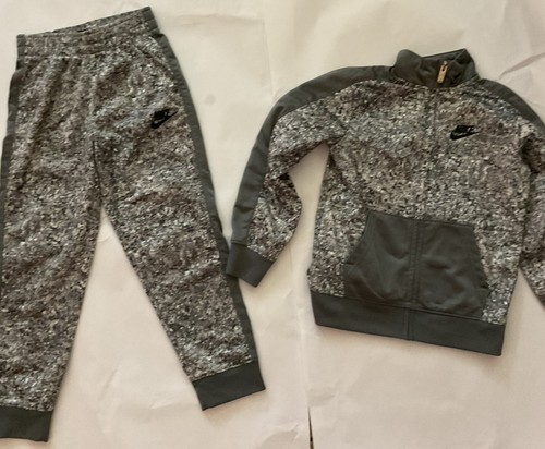 Boys Size 6 Nike Tracksuit Gray Nike Logo 5/6 Year Old Slim Fit - Picture 1 of 23