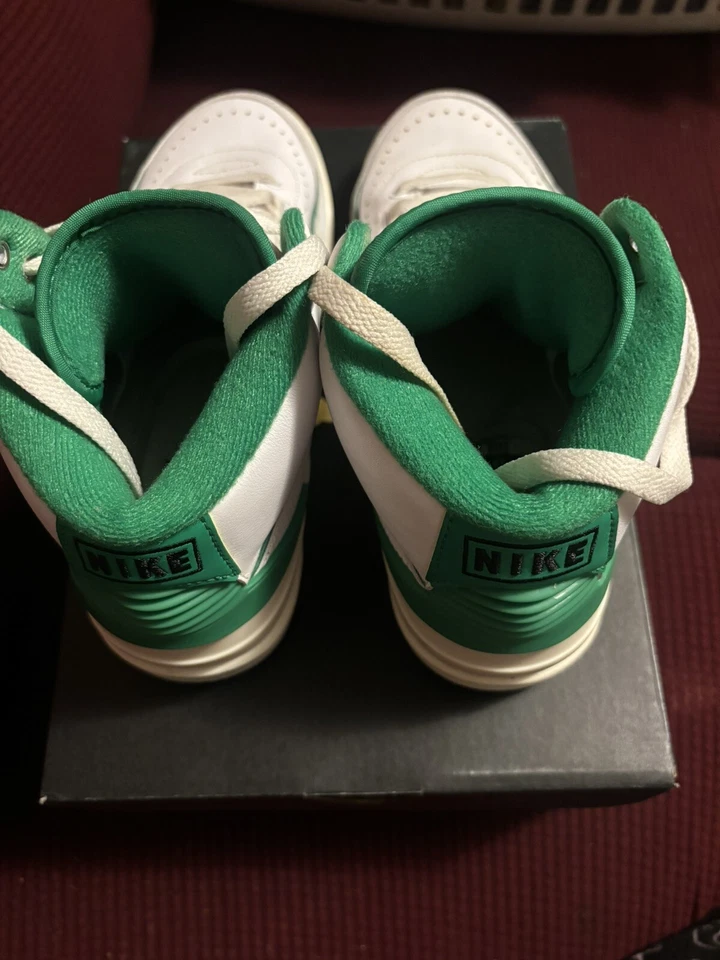 Nike Air Jordan 2 Retro Lucky Green GS Foto 3 de 4