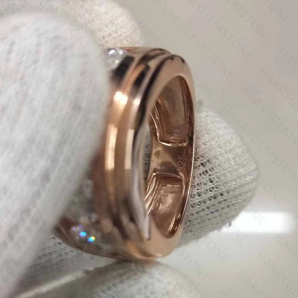 Conjunto de canal de moissanita de 6 mm certificado corte redondo anillo para hombre enchapado en oro rosa de 14K Foto 4 de 4