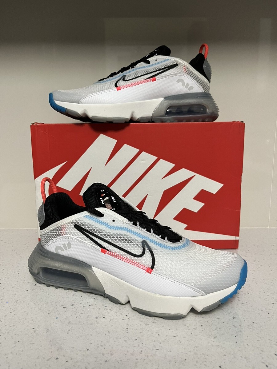 靴 Air Max 2090 Amazon.com | Nike Air Max 2090 SE (Big Kid) | Running