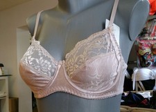 Soutien-gorge à armatures Softcup, Big Cup V.O.V.A (mod. Marsella). Taille 75 B - 95 B couleur peau neuf