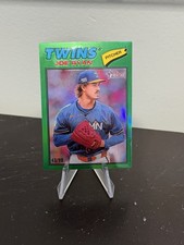 🔥2026 Topps Heritage Green Chrome Refractor No. 255 Joe Ryan /99