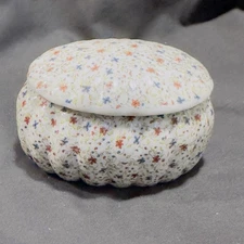 Vintage Ribbed Porcelain Hand Painted Floral Pattern Cover Lid Trinket Dish