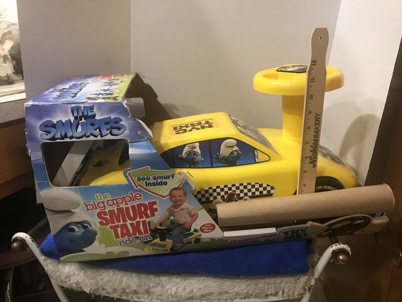 NIB VINTAGE 2011-2 Smurf New York Taxi By Amloid