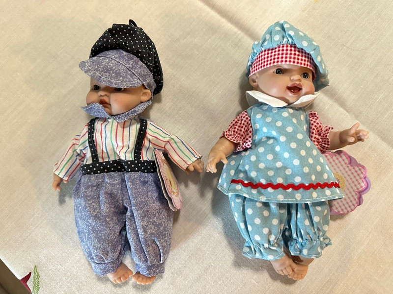 Vintage 1999 UNEEDA Doll Co. Precious Expressions Doll (lot of 2)