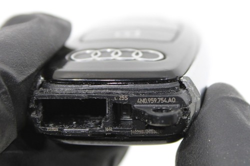 AUDI E-TRON SMART KEYLESS ENTRY REMOTE KEY FOB OEM 2019 - 2024 - Picture 8 of 10