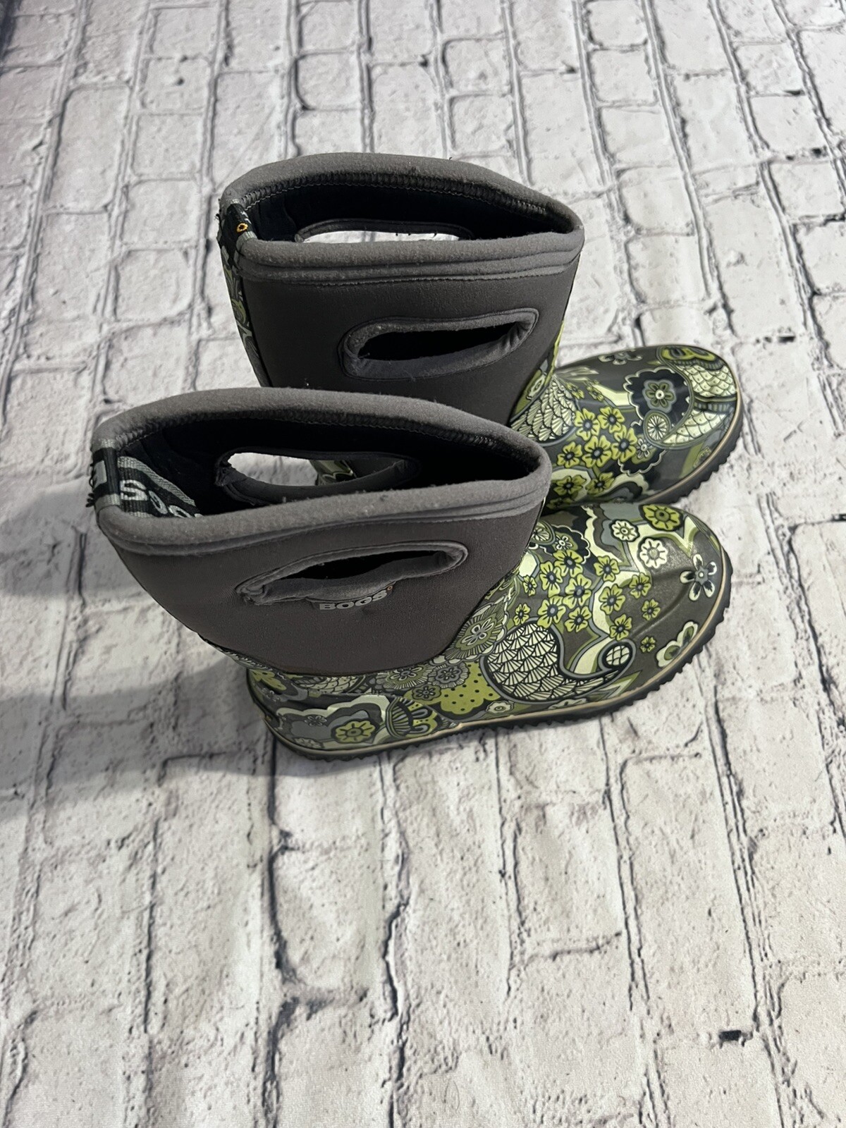 Bogs Women's Classic Paisley Mid Boots Size US 6/EURO 37