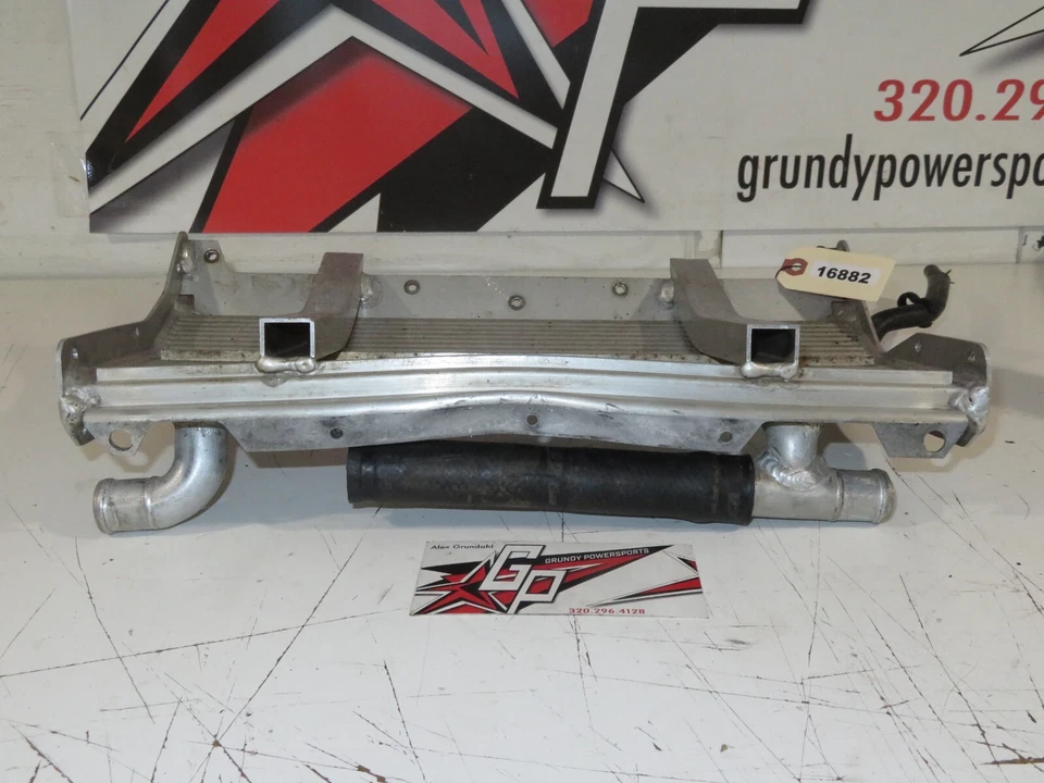 Intercambiador de calor delantero Yamaha - 2004 RX Warrior 8FA-12440-00-00 Foto 2 de 3