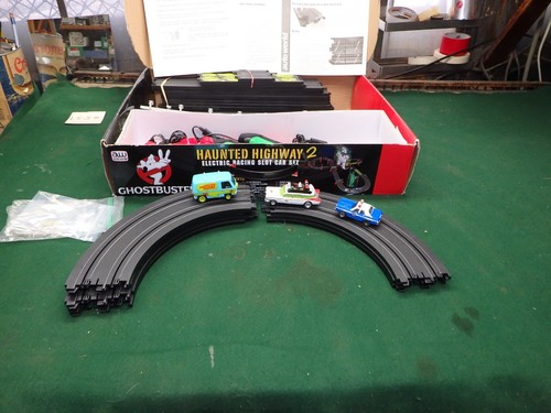 Ghostbusters Haunted Highway 2 Electric Racing Slot Car Set BONUS SHAG VAN - Picture 3 of 19