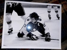 1976 NHL HOCKEY TYPE 1 PHOTO DARRYL SITTLER TORONTO MAPLE LEAFS AHL OHA WHA OHL