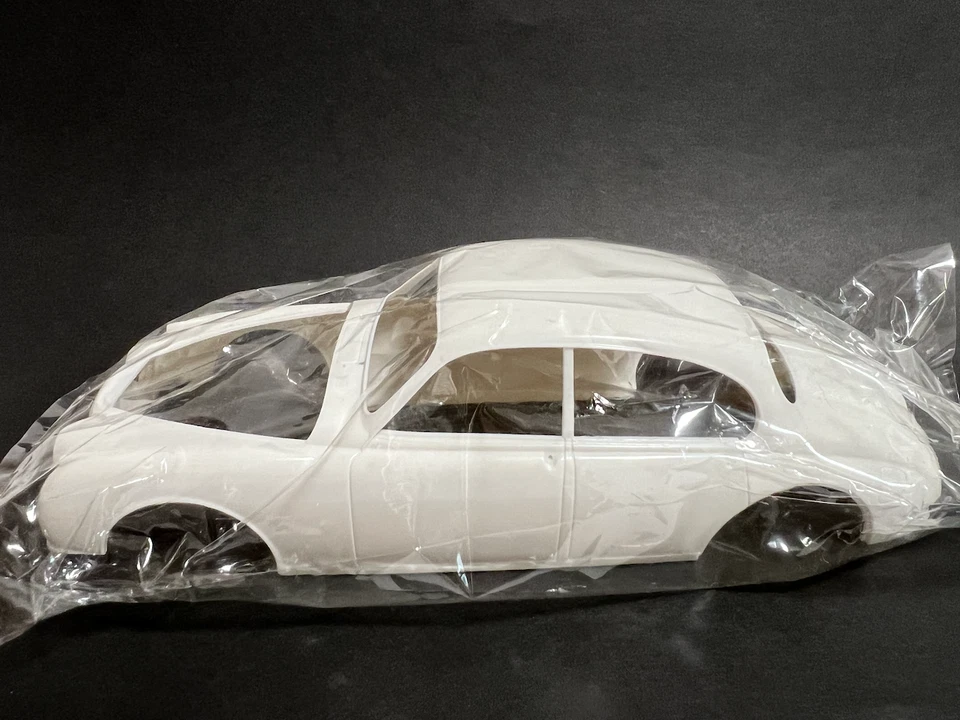 Piezas de carrocería para Tamiya 1/24 JAGUAR MKll Sedán Plástico Modelo Kit - Imagen 2 de 3