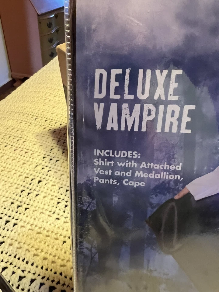 DISFRAZ DE VAMPIRO DE LUJO NIÑO TALLA S (4-6) NUEVO CON ETIQUETAS por SPIRIT/Capa/Chaleco/Medallón  Foto 2 de 4