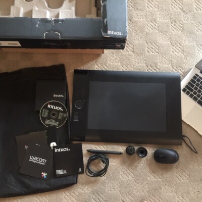 Wacom Intuos4 LARGE PTK-840 Tablet Pen USB cable stand Mouse nibs