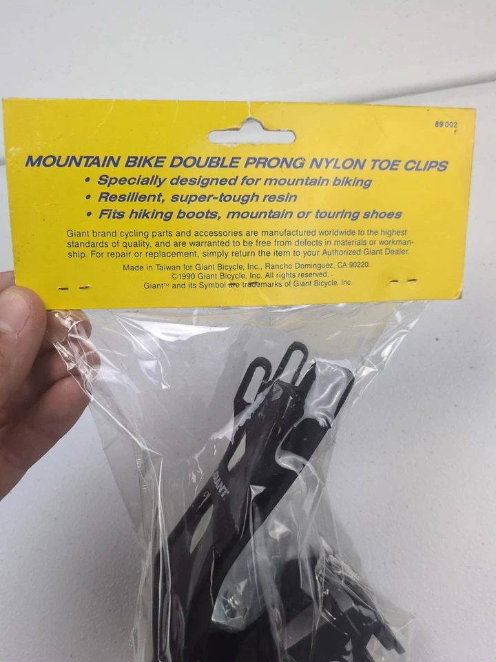 Giant Mountain Bike Double Prong Nylon Toe Clips Strap Set New NOS Cycling Parts - Image 3 of 4