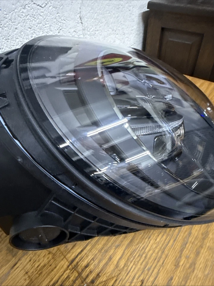 2023 PORSCHE 911 LED HEADLIGHT With matrix Beam 9P5941682D RIGHT OEM used #3038 - Image 3 of 4