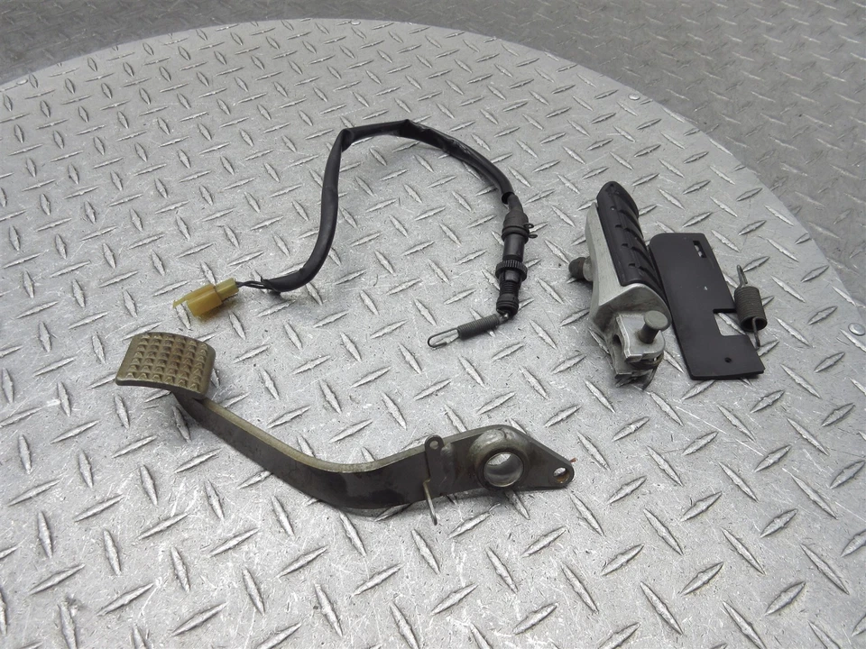 03-09 Honda ST1300 ST1300P 2005 OEM lote de interruptor de pedal de clavija delantera derecha Foto 4 de 4