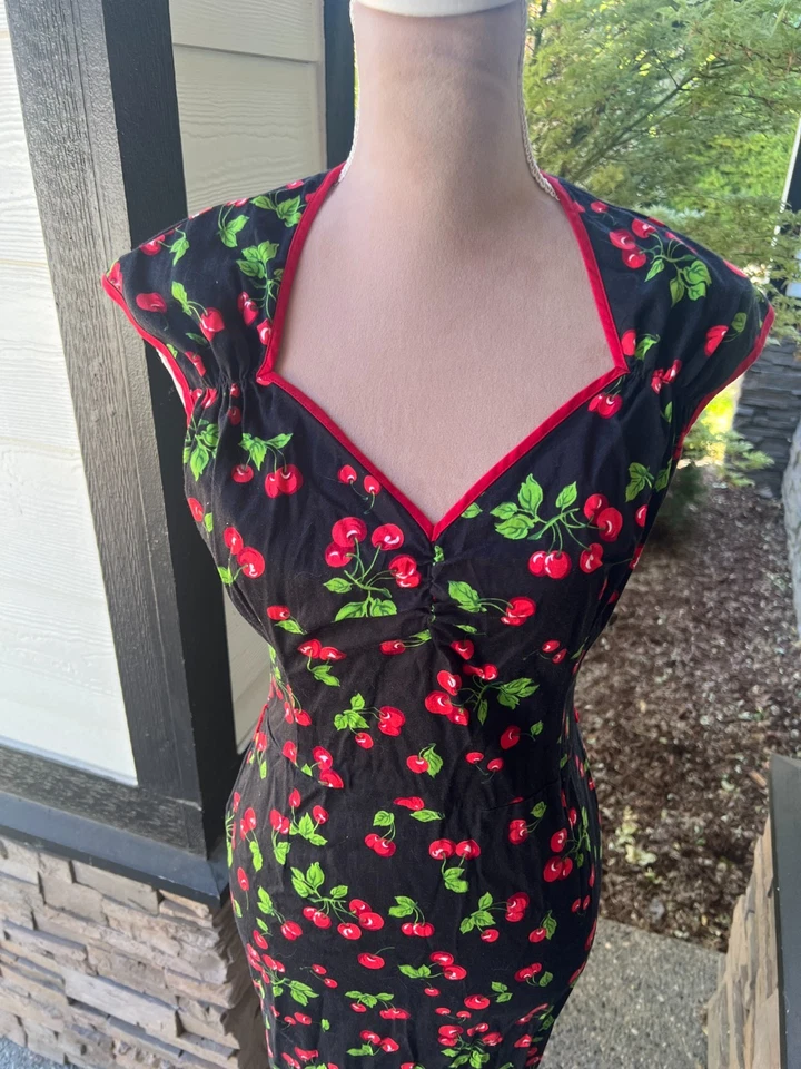 Vestido Pinup Couture Vintage Estampado Cereza Negro Grande EE. UU. Foto 3 de 4