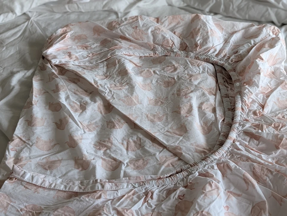 Pottery Barn Kids Girls Crib sheet fitted elephants - Image 2 of 4