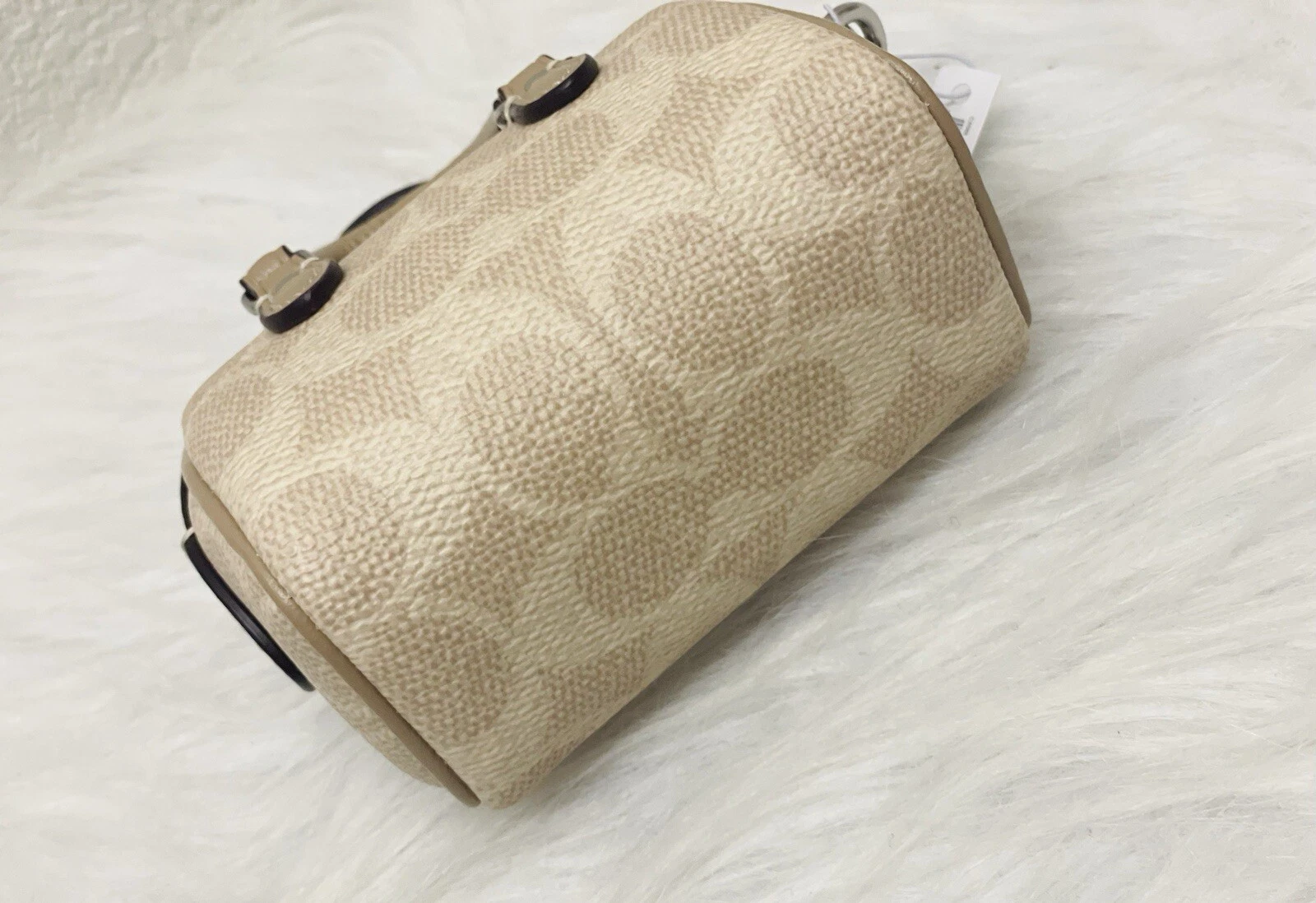 Borsa a tracolla Coach Mini Rowan nuova con etichette ciondolo in tela firmata sabbia tortora