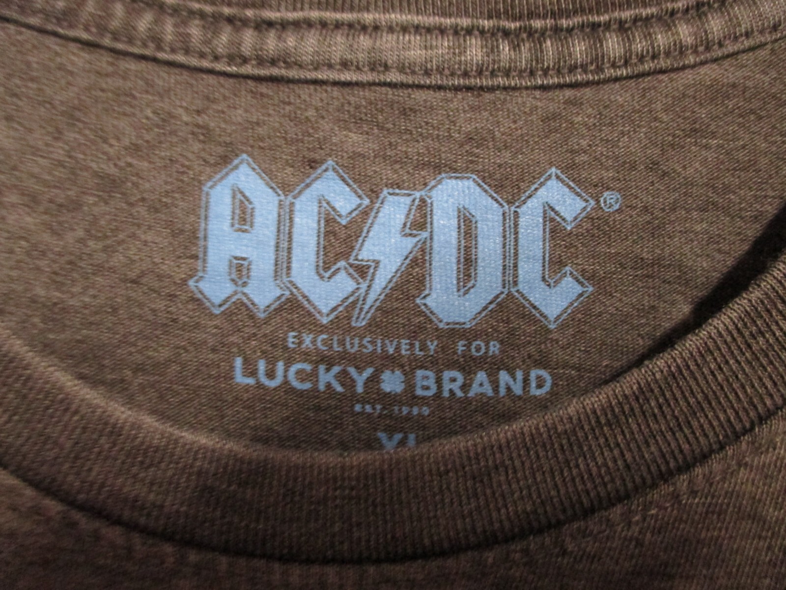LUCKY BRAND (AC/DC 1979 TOUR) MENS CLASSIC LOGO T SHIRT (XL) NW/$40 TAG ...
