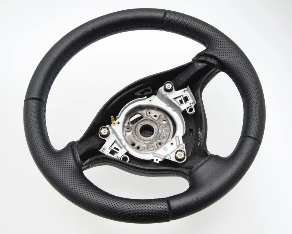 Lenkrad beziehen mit Leder für Volkswagen Golf 4 JAHR 2002 NEU LEDER - Imagem 2 de 4