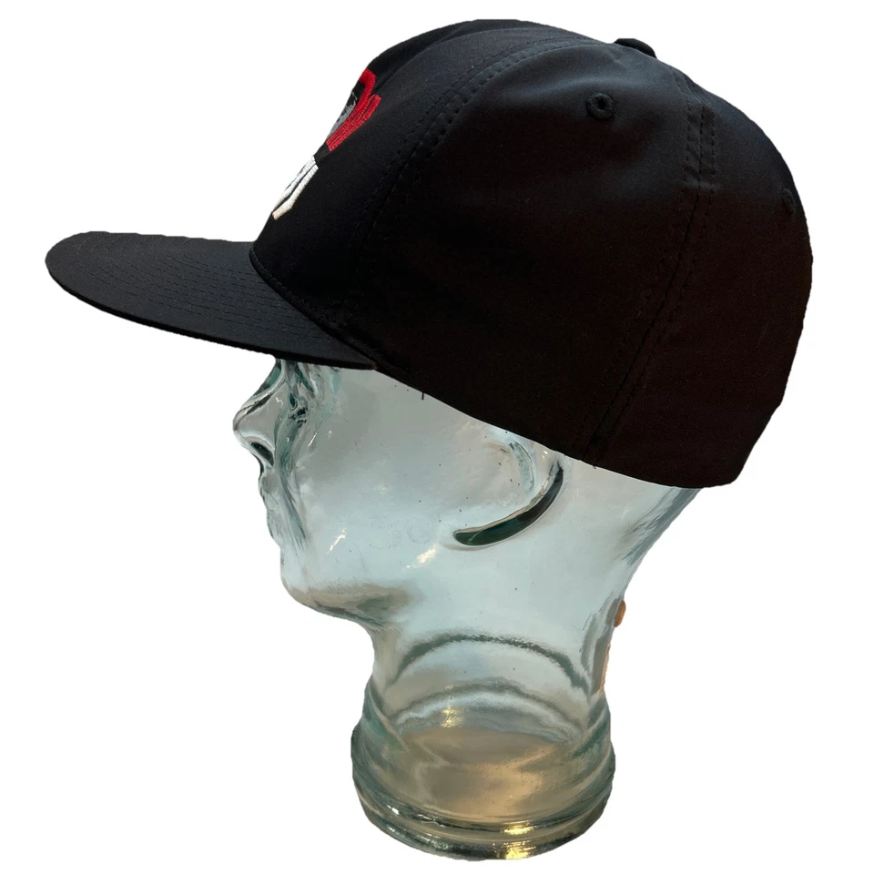 Sombrero S/M Metal Mulisha Flexfit en Negro, Rojo, Rayas Blancas, Calavera Gris Foto 2 de 4