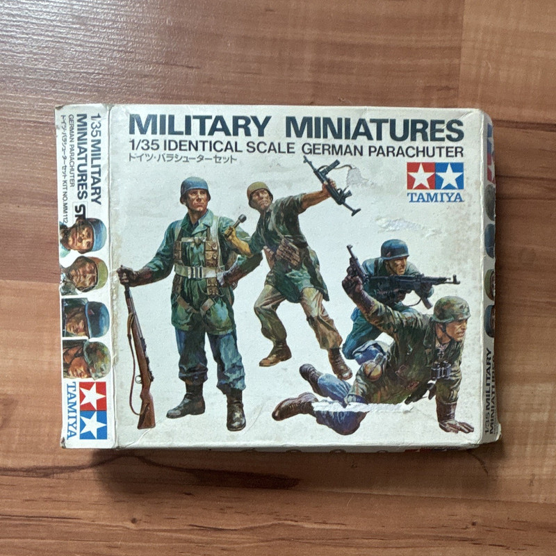 Tamiya 1:35 German Parachuter Plastic Model Kit Figure Green Militaria
