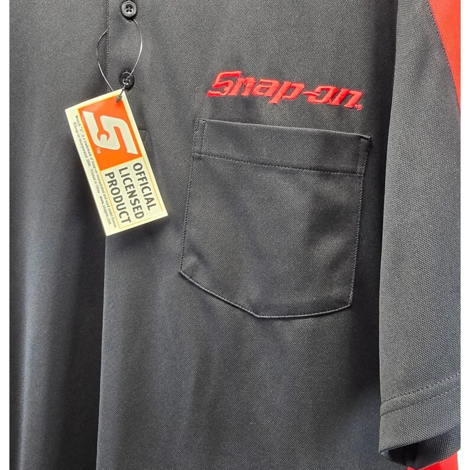 Nuevo con etiquetas Polo de bolsillo de manga corta negro y rojo con herramientas a presión talla grande para hombre Foto 2 de 4