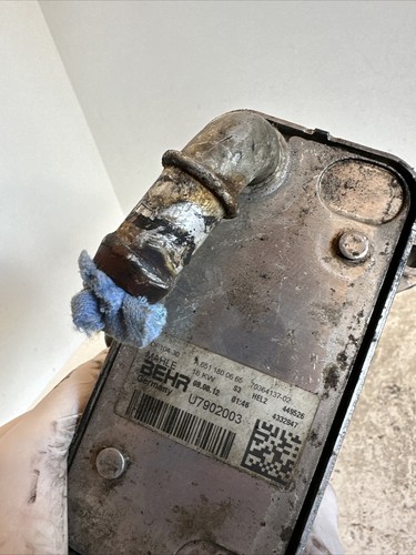 Mercedes W212 Oil Cooler A6511800665 Genuine 2.2 Cdi 2012 Year - Picture 2 of 7