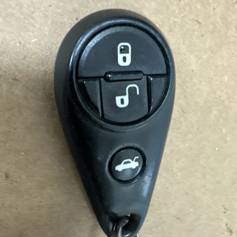 Subaru Impreza Sport Wagon 2008 2009 botón maletero mando a distancia Forester 5825 Foto 2 de 4