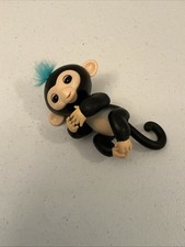 WowWee Fingerlings Interactive Baby Monkey Named Finn