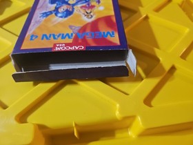 Mega Man 4 NES CIB Complete in Box Capcom Authentic w/ Manual + Protector