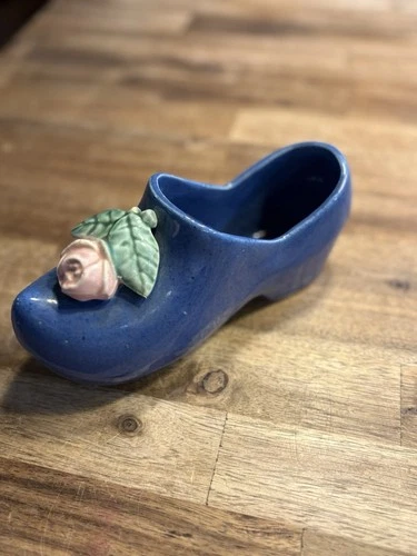 Vintage 1940s McCoy Pottery Dutch Shoe planter Indigo Blue Pink Rose 7.5” long