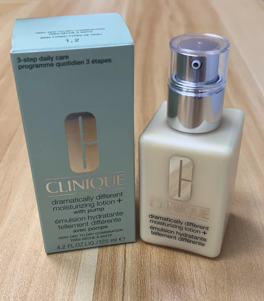 CLINIQUE DRAMATICALLY DIFFERENT MOISTURIZING LOTION WITH PUMP 4.2 OZ 125 ML - Image 2 of 3