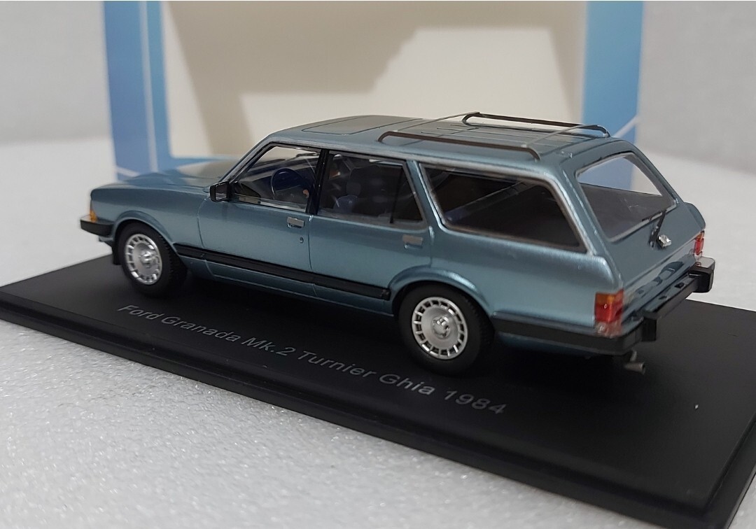 WOW Ford Granada Turnier Ghia 1982 Met. Blue 1:43 Neo 44257