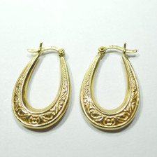 585 14k YELLOW GOLD ORNATE GEOMETRIC OVAL HINGED CLEAR STONES HOOP EARRINGS .