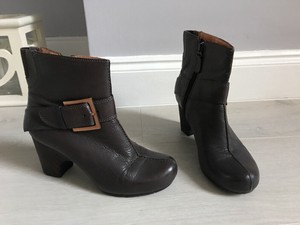 two tone wallabees shoes