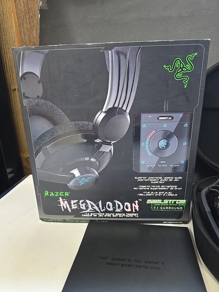 Razer Megalodon Cuffie Gaming PC 7.1 Surround Sound TESTATE - Immagine 2 di 4