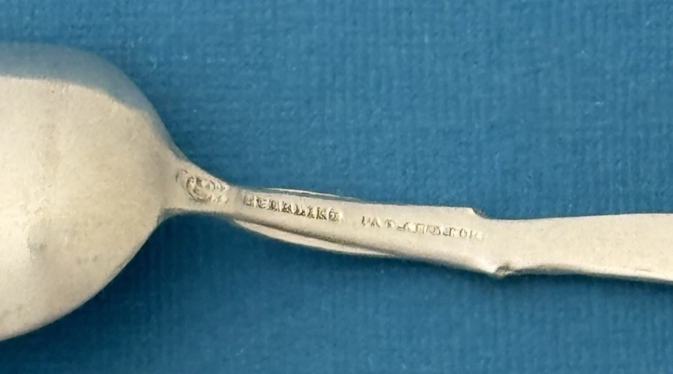 Cuchara de recuerdo Durgin Sterling FIGURA COMPLETA INDIA Omaha 6" Foto 4 de 4