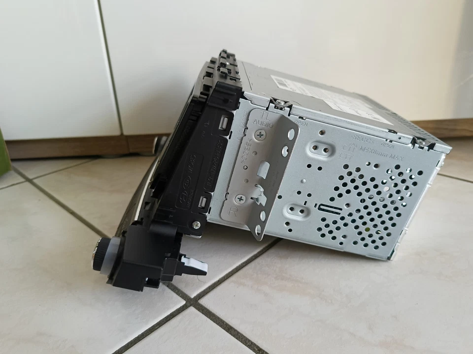 Autoradio Hyundai Tucson 2015 2020 Radio RDS MP3 Bluetooth codice - 96170D70104X - Immagine 2 di 4