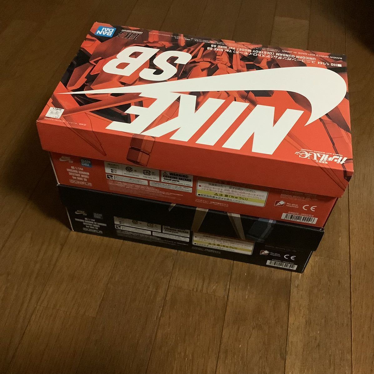 BANDAI x NIKE SB HG 1/144 Unicorn Gundam & Gundam 02 Banshee