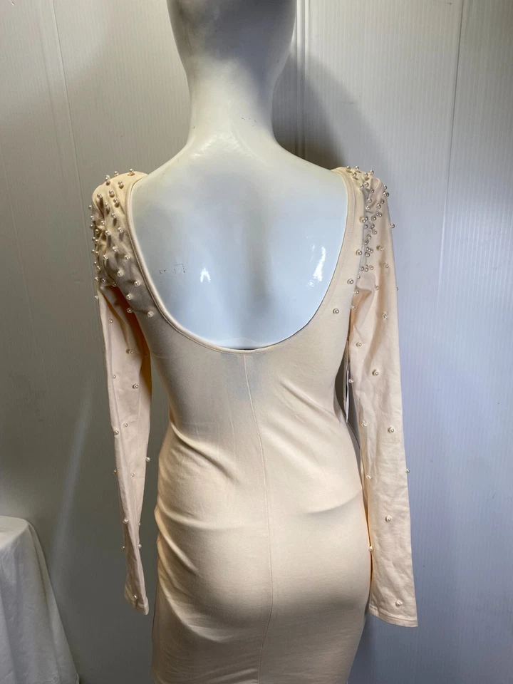 Vestido Victoria’s Secret Moda Internacional Perlas Adornado Crema Seda Talla XS Foto 3 de 4