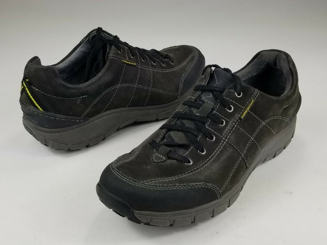 clarks wave trek walking sneakers
